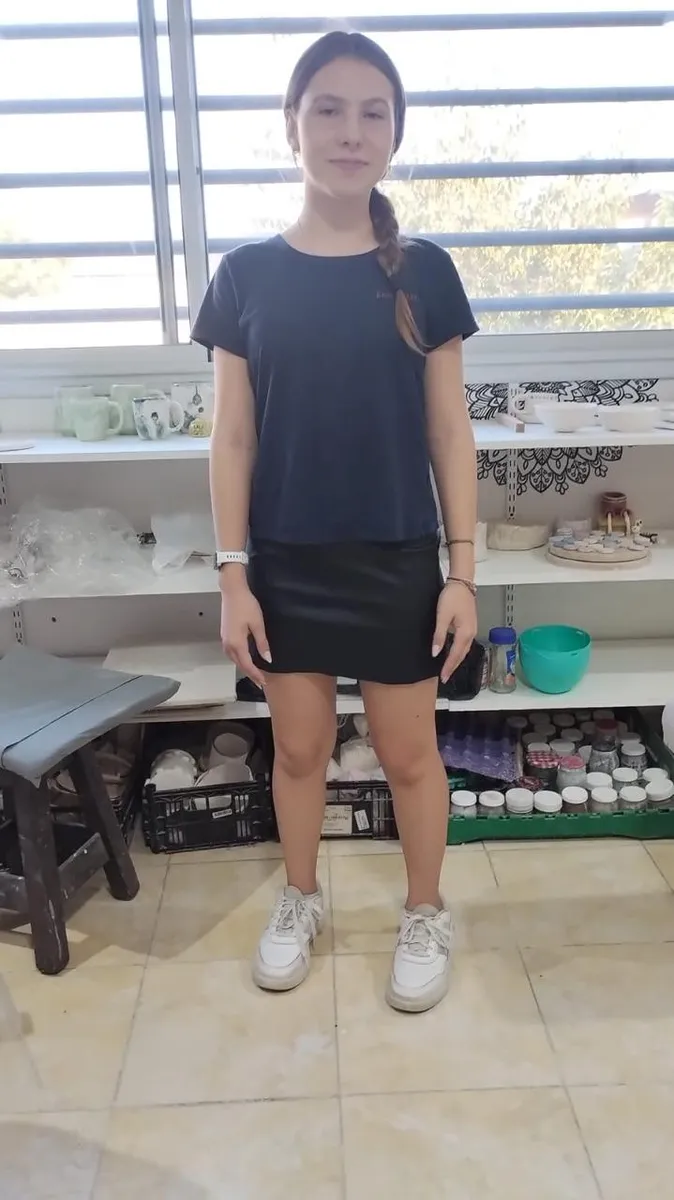 Falda hecha en el taller, puesta